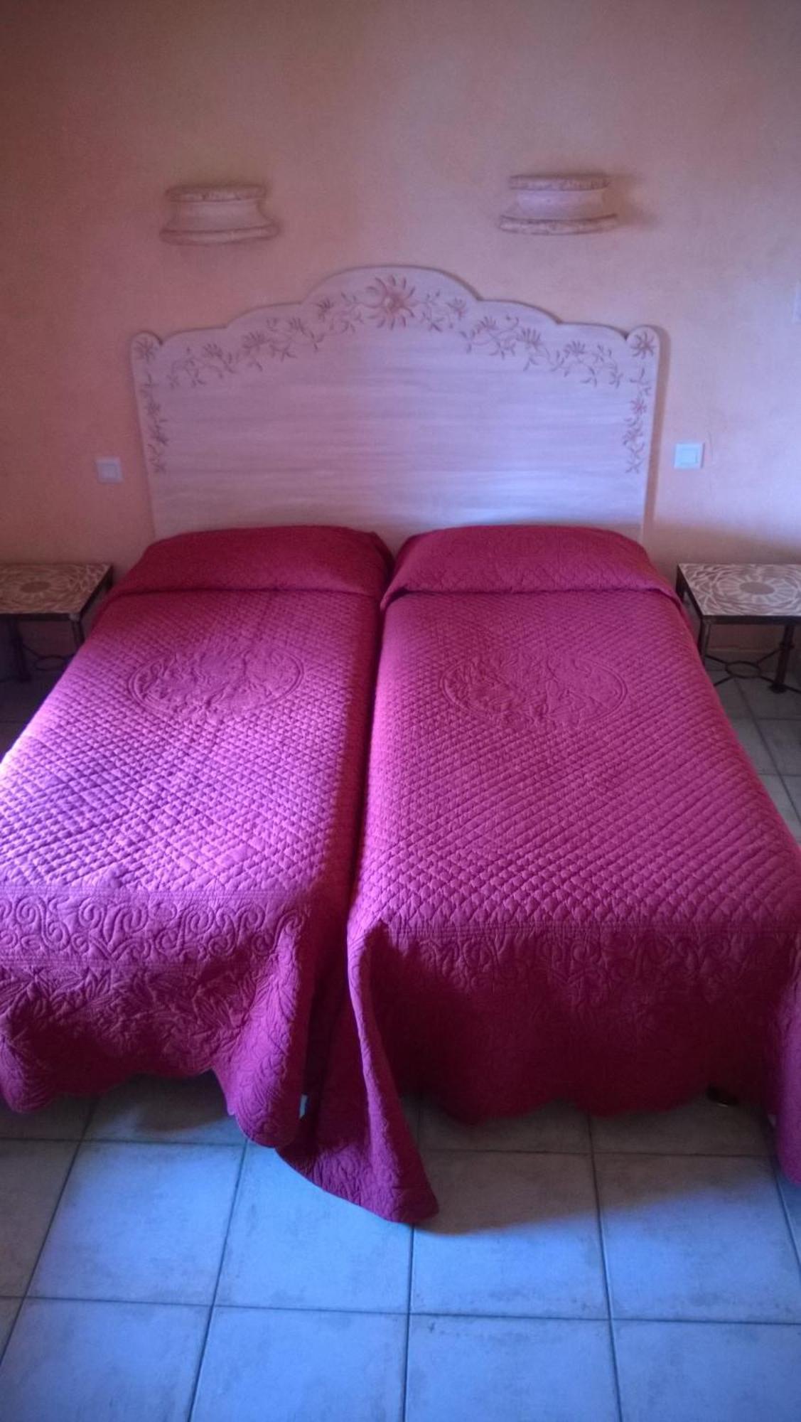 Hotel Les Cavalets Bauduen Ruang foto