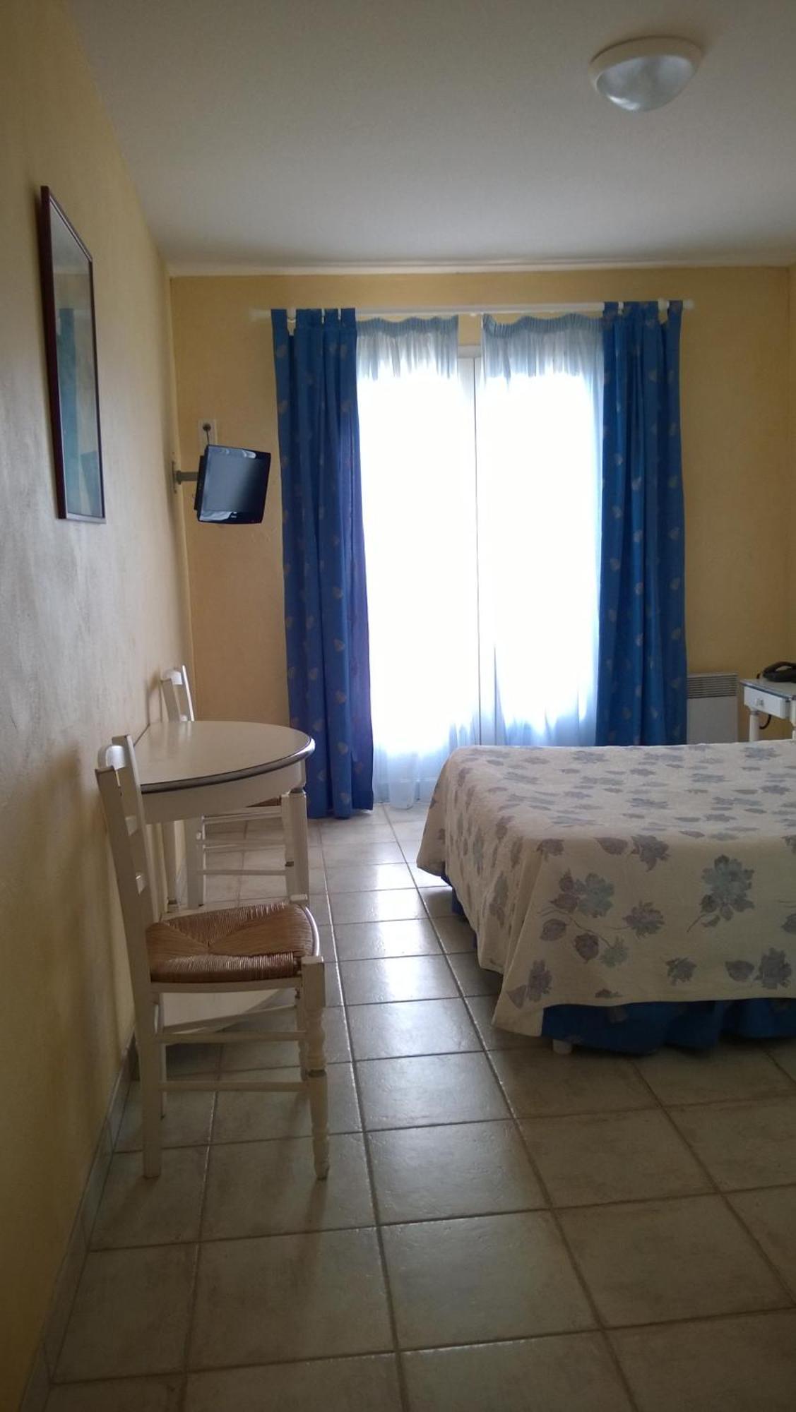Hotel Les Cavalets Bauduen Ruang foto