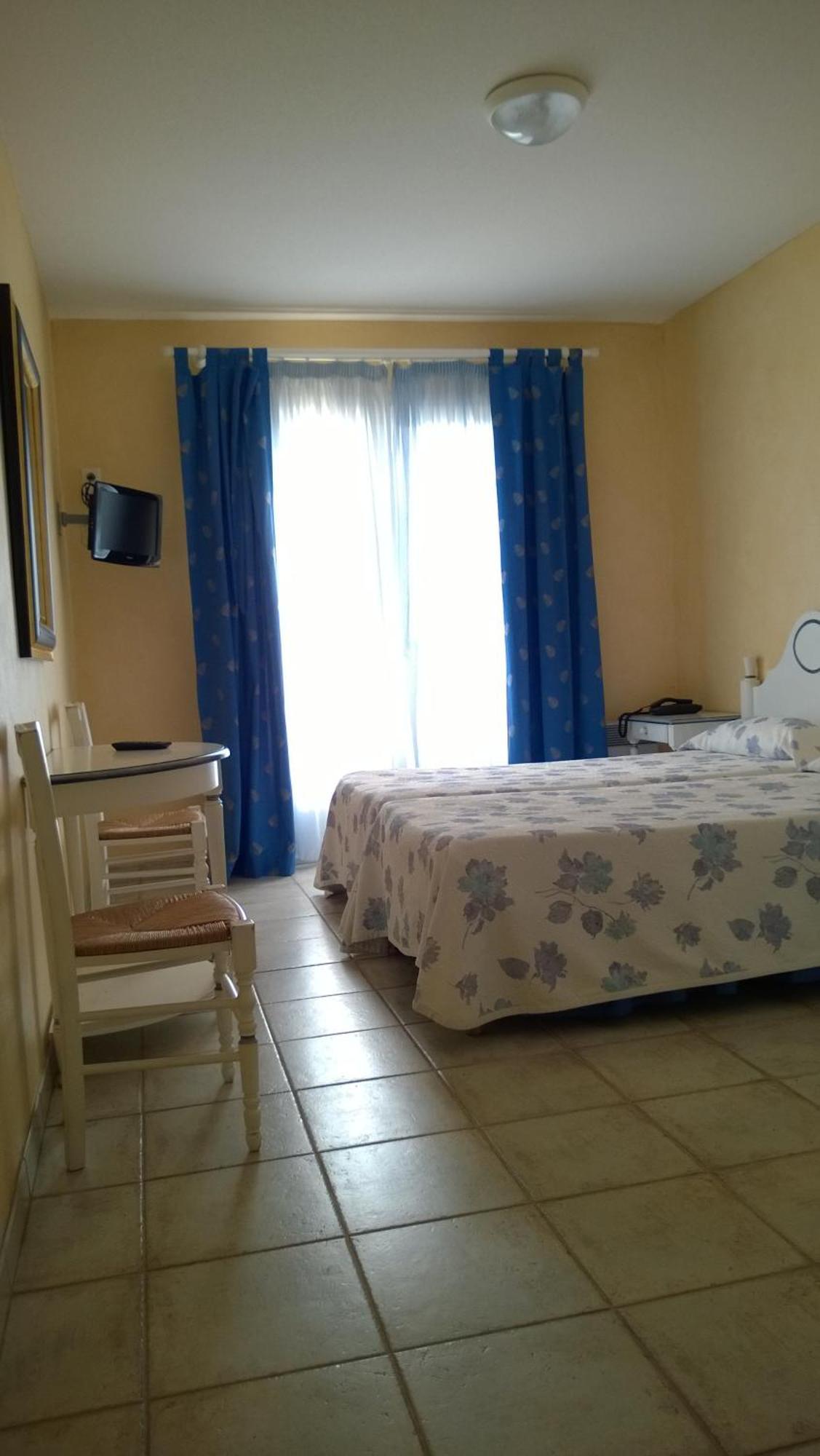Hotel Les Cavalets Bauduen Ruang foto